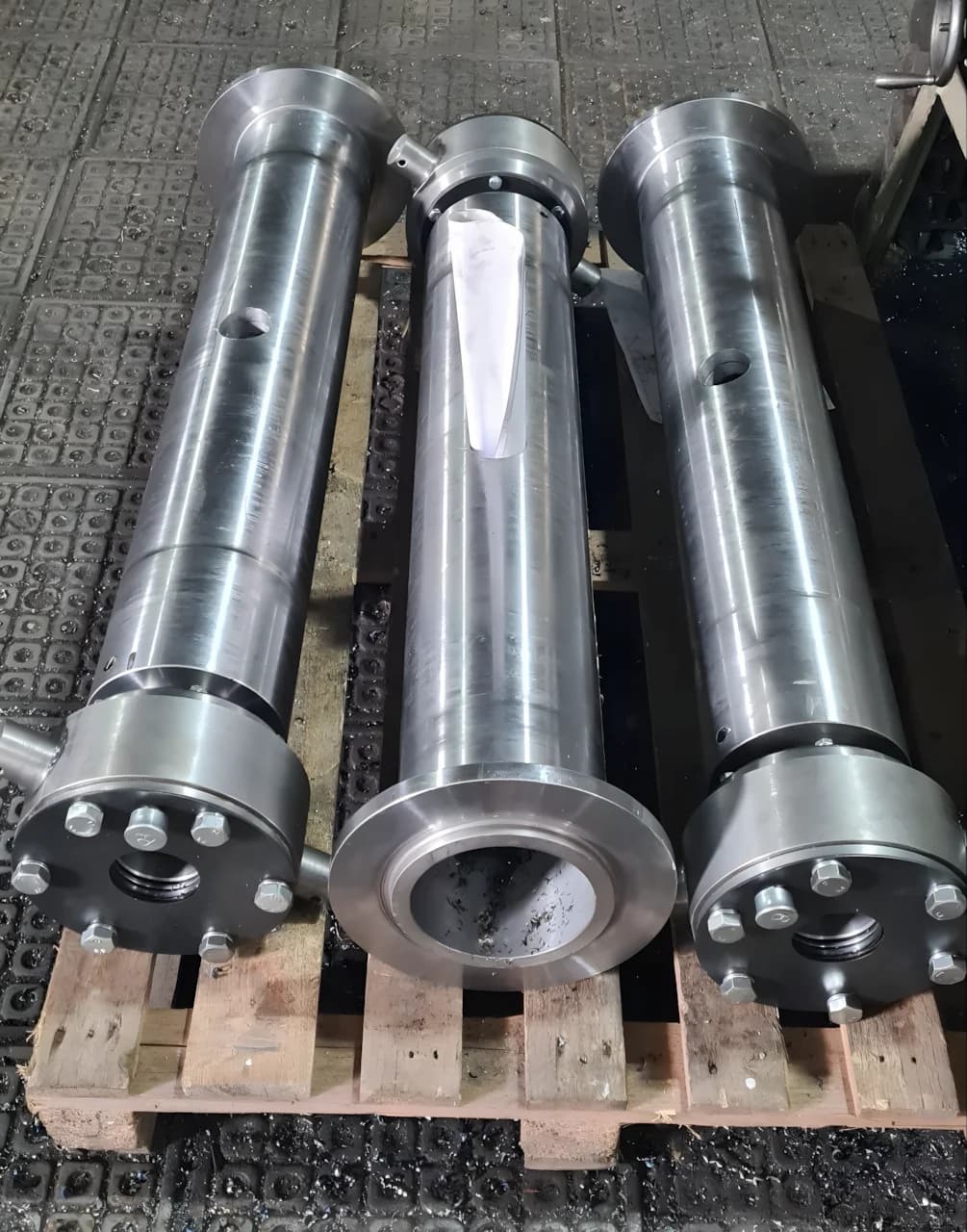 Massive bearing housings